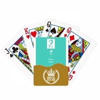 Разиграниот Бул Териер Мириса На Измет Кралски Флеш Покер Игра Со Карти